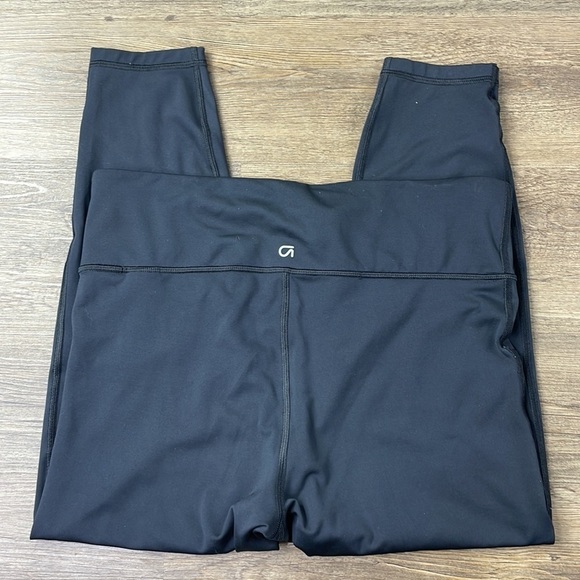 GapFit Eclipse High Rise Black Red Activewear Crop Leggings, size L - Picture 8 of 9